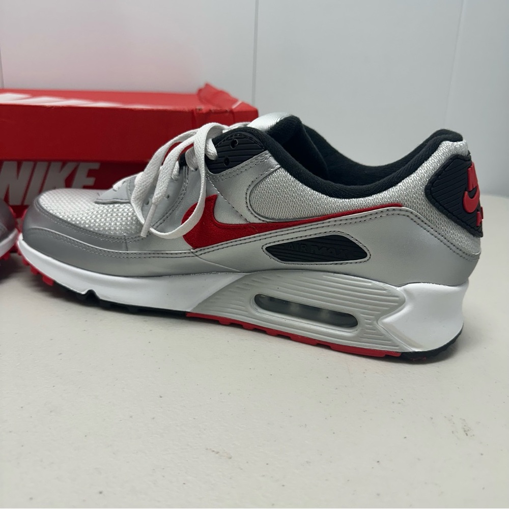 Nike Men’s Air Max 90 Metallic Silver University Red - Size 12 - Picture 9 of 11